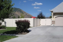 project006_tan-vinyl-ranch-rail-privacy-fence-mapleton_04