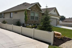 project007_tan-privacy-vinyl-fence-murray_01