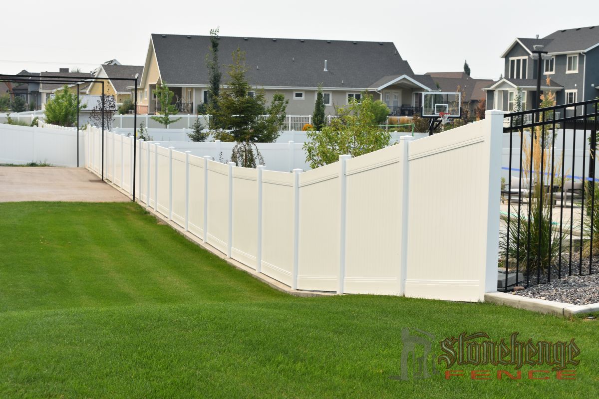 Black Iron & White Vinyl Privacy Fence Utah County • Vinyl Fencing Utah